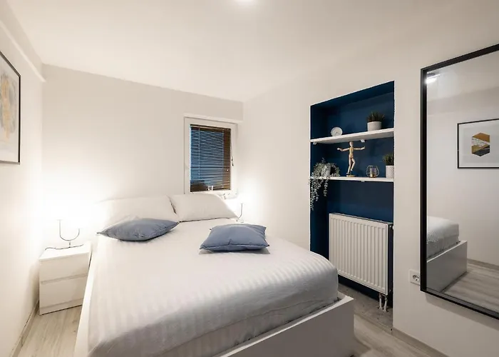 شقة New With Parking