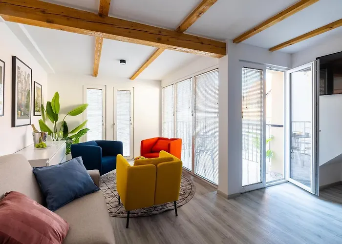 شقة New With Parking *